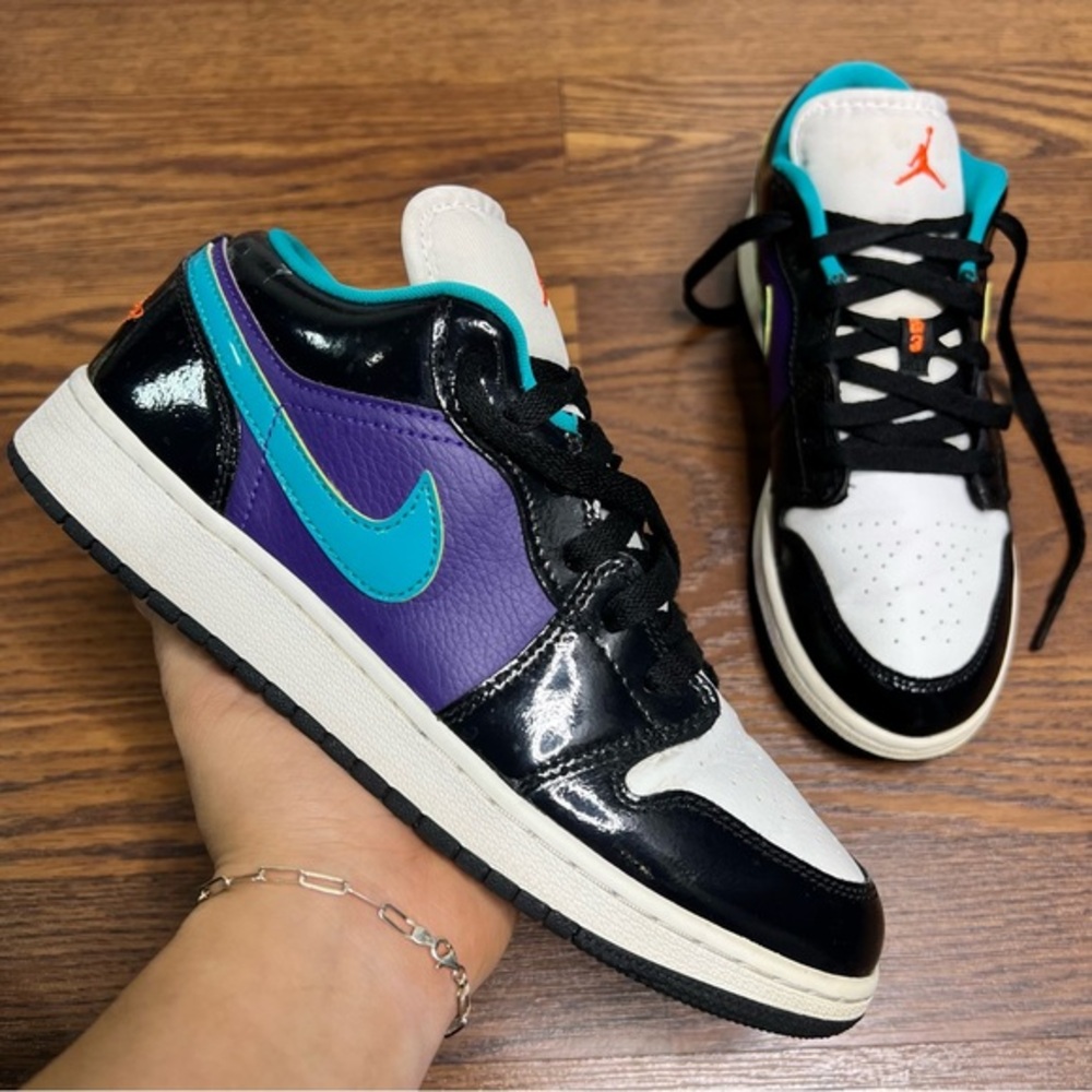 2019 Nike Air Jordan 1 Low GS 'Black Turbo Green' size 6.5Y